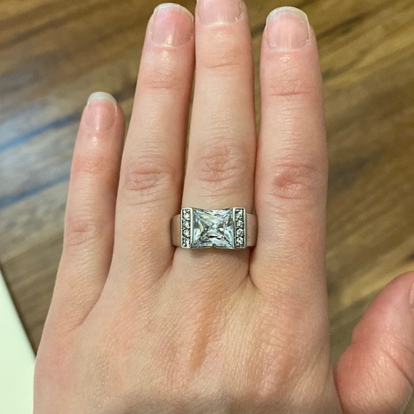 Tocara Ring Sz 7 - Picture 1 of 6